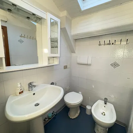 Apartamento 2 Minutes' Walk To The With 3 Bordighera