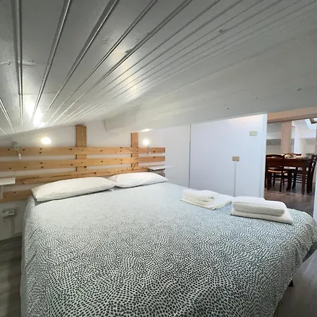 2 Minutes' Walk To The With 3 Apartamento Bordighera
