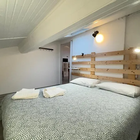 2 Minutes' Walk To The With 3 Apartamento *