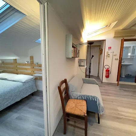 2 Minutes' Walk To The With 3 Apartamento Bordighera